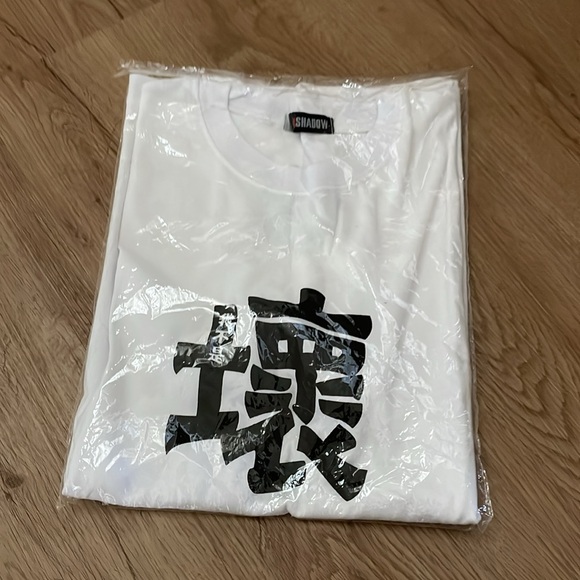 White Graphic T-Shirt NWOT - Picture 5 of 5